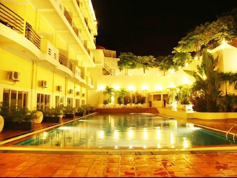 Serendipity Beach Resort Σίχανουκβιλ Εξωτερικό φωτογραφία